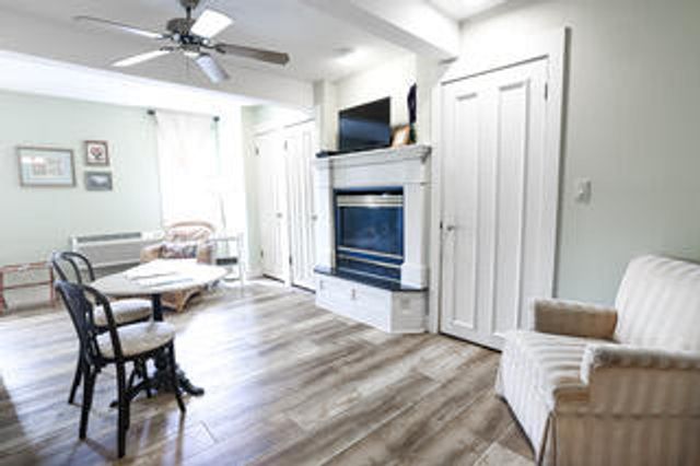 900 E Walnut Street, Springfield, MO 65806