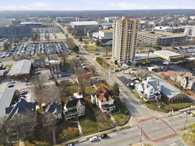 900 E Walnut Street, Springfield, MO 65806