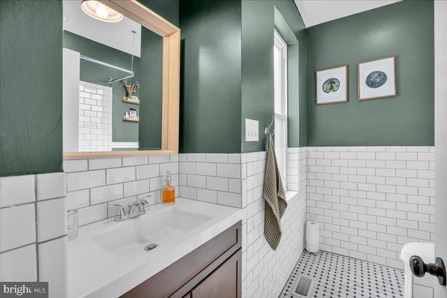 1238 E SUSQUEHANNA AVE, Philadelphia, PA 19125