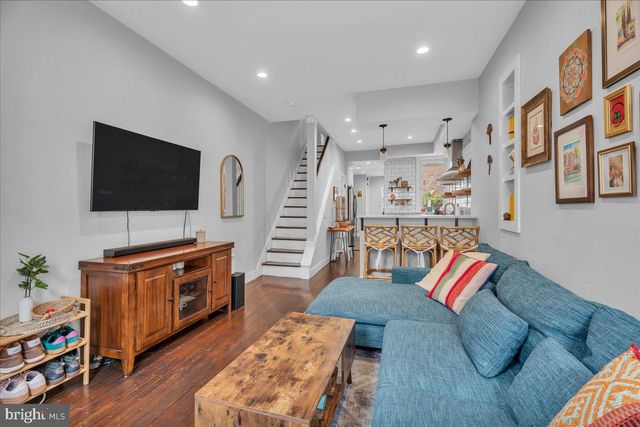 1238 E SUSQUEHANNA AVE, Philadelphia, PA 19125