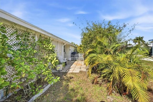 26257 Queen Mary LN, Bonita Springs, FL 34135