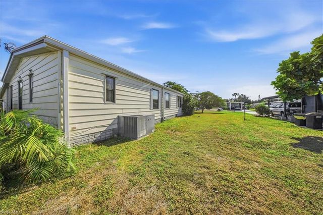 26257 Queen Mary LN, Bonita Springs, FL 34135