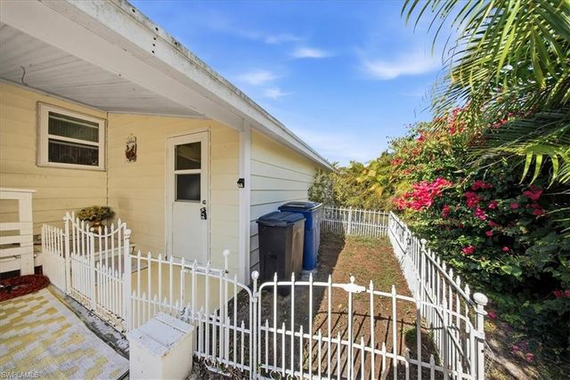 26257 Queen Mary LN, Bonita Springs, FL 34135