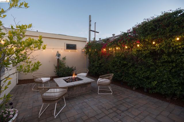 725 54Th St, Oakland, CA 94609