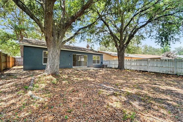 7603 SAVANNAH LANE, Tampa, FL 33637