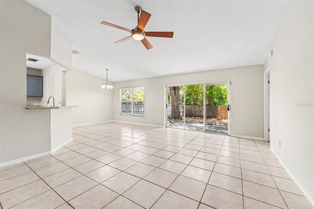 7603 SAVANNAH LANE, Tampa, FL 33637