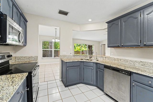 7603 SAVANNAH LANE, Tampa, FL 33637