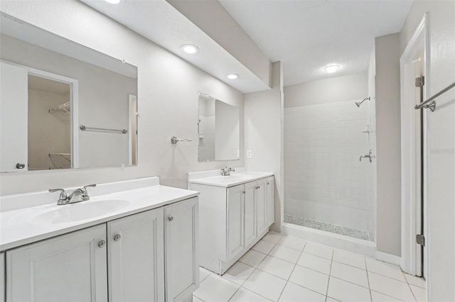 7603 SAVANNAH LANE, Tampa, FL 33637