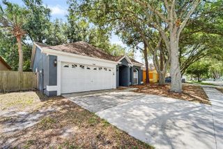 7603 SAVANNAH LANE, Tampa, FL 33637