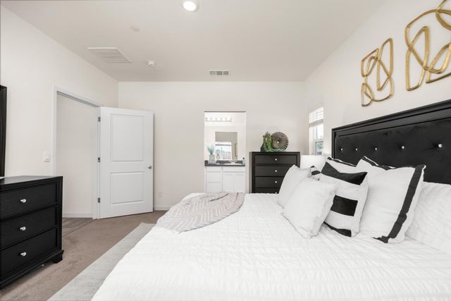 1983 Jamison Creek Way, Plumas Lake, CA 95961