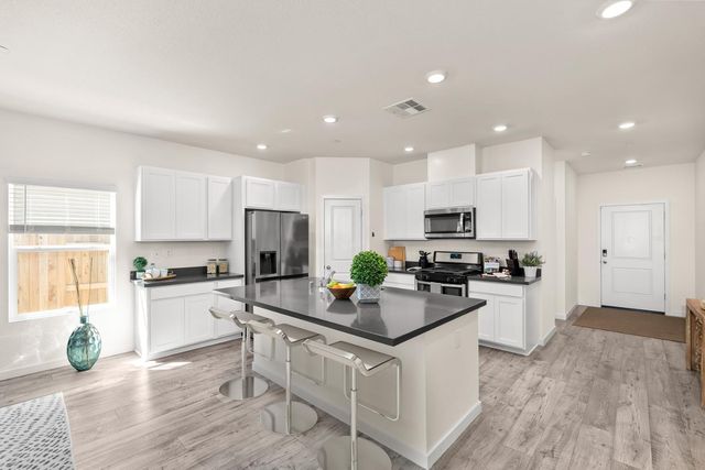 1983 Jamison Creek Way, Plumas Lake, CA 95961