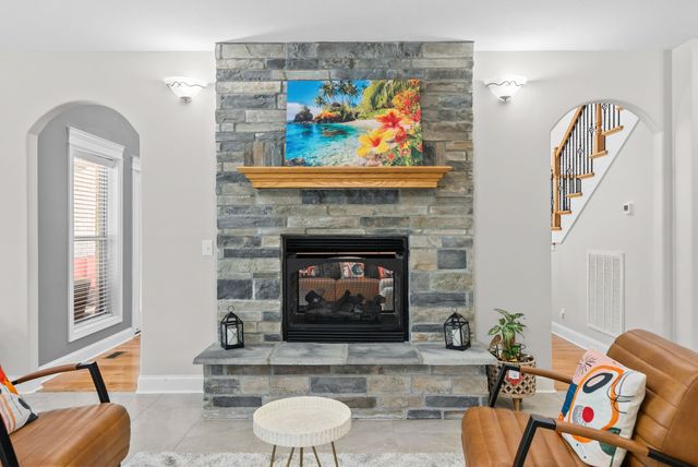 1130 Reda Dr, Clarksville, TN 37042