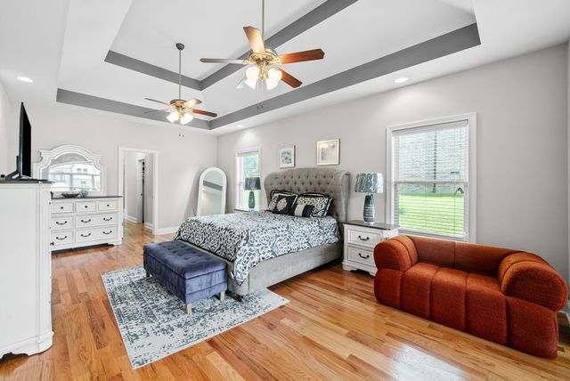 1130 Reda Dr, Clarksville, TN 37042