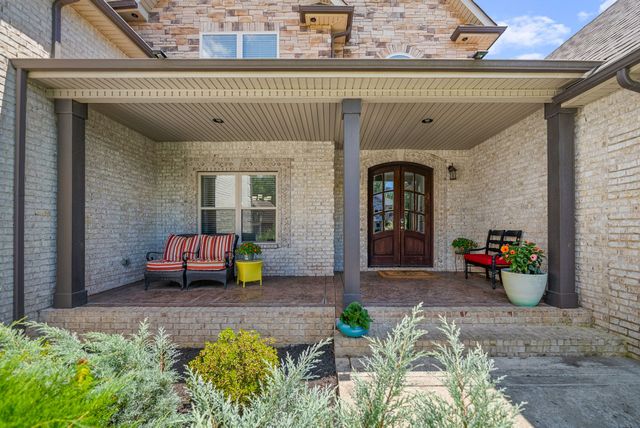 1130 Reda Dr, Clarksville, TN 37042