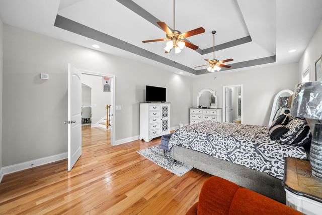 1130 Reda Dr, Clarksville, TN 37042