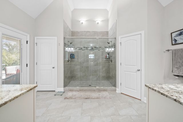 1130 Reda Dr, Clarksville, TN 37042