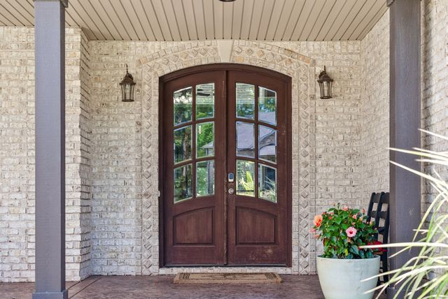 1130 Reda Dr, Clarksville, TN 37042