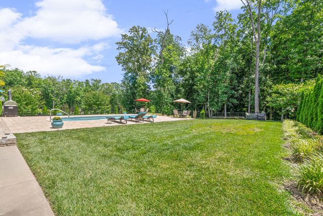 1130 Reda Dr, Clarksville, TN 37042