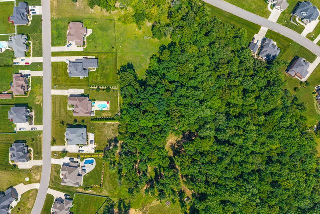 1130 Reda Dr, Clarksville, TN 37042