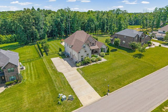 1130 Reda Dr, Clarksville, TN 37042
