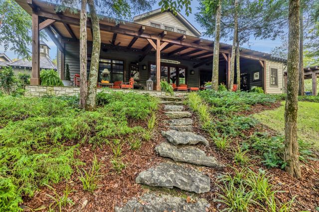 4701 Blue Creek Rd, Lynnville, TN 38472