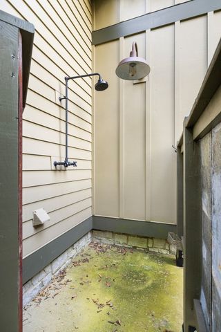 4701 Blue Creek Rd, Lynnville, TN 38472