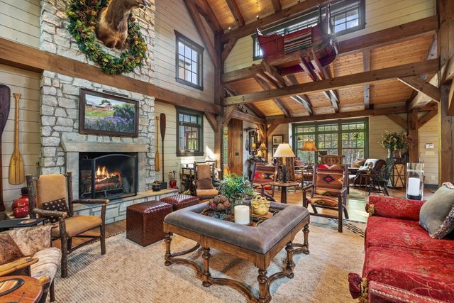 4701 Blue Creek Rd, Lynnville, TN 38472