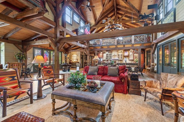 4701 Blue Creek Rd, Lynnville, TN 38472