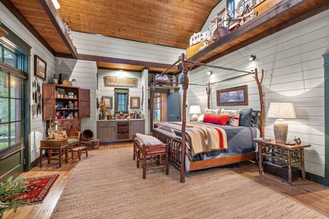 4701 Blue Creek Rd, Lynnville, TN 38472