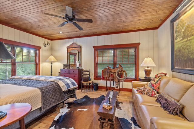 4701 Blue Creek Rd, Lynnville, TN 38472