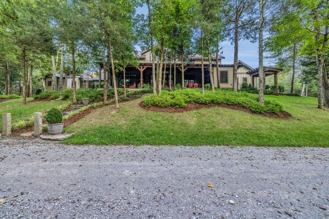 4701 Blue Creek Rd, Lynnville, TN 38472