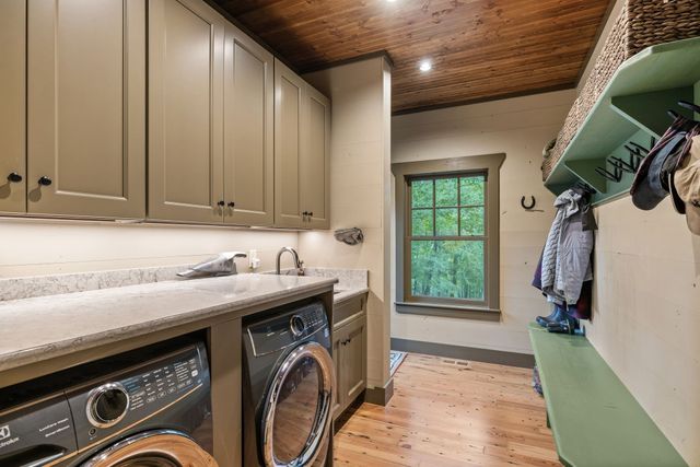 4701 Blue Creek Rd, Lynnville, TN 38472