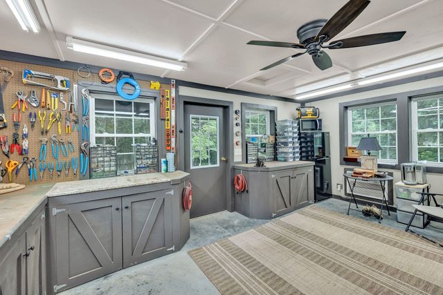 4701 Blue Creek Rd, Lynnville, TN 38472