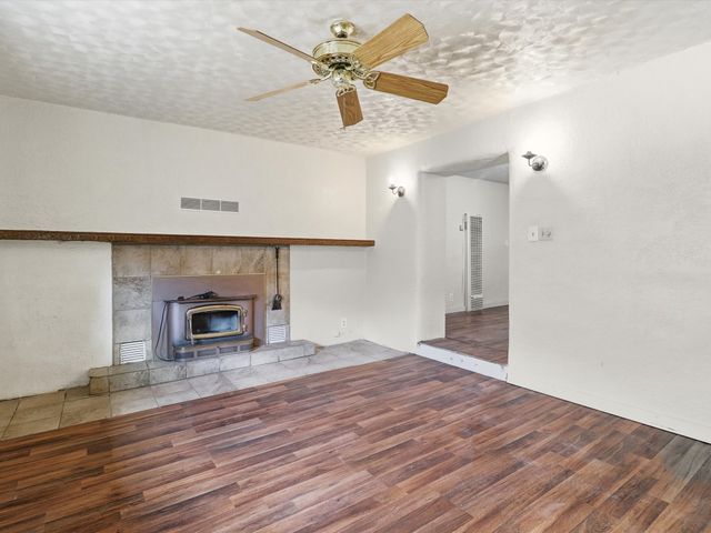 106 County Road 84, Santa Fe, NM 87506