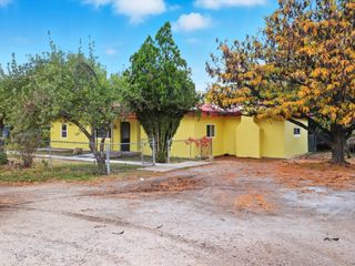 106 County Road 84, Santa Fe, NM 87506