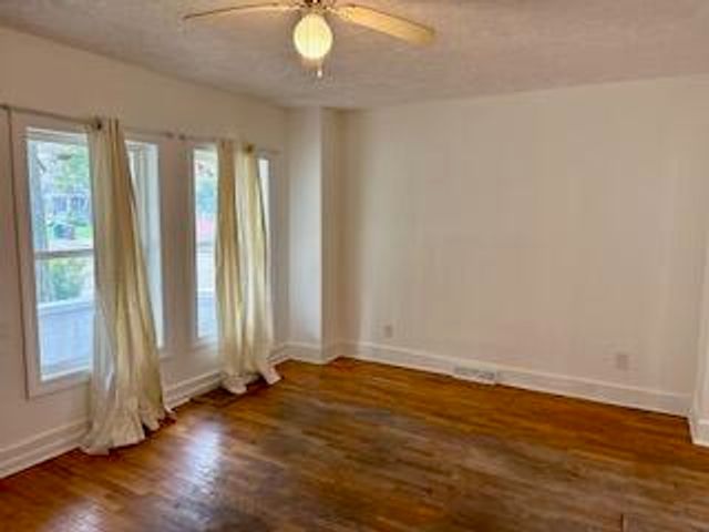 824 Cross Street, Lansing City, MI 48915