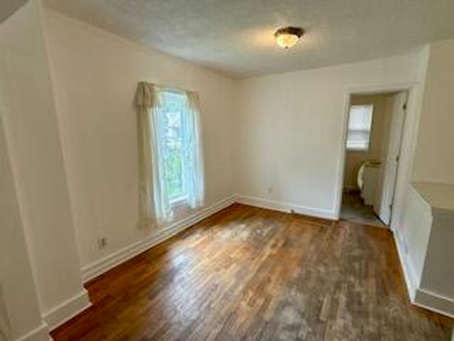 824 Cross Street, Lansing City, MI 48915