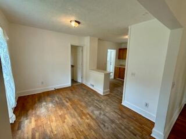 824 Cross Street, Lansing City, MI 48915