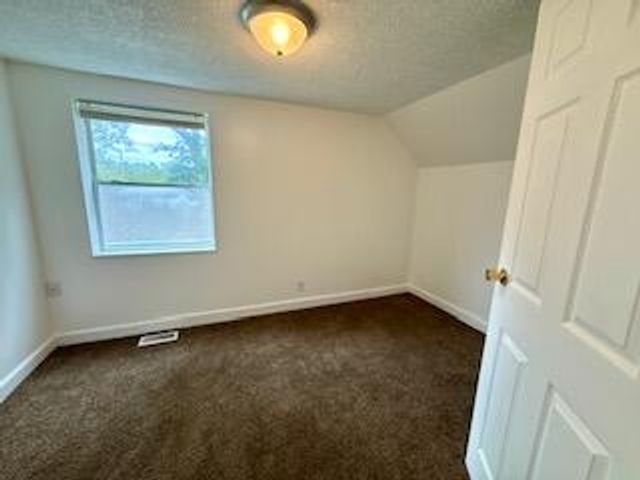 824 Cross Street, Lansing City, MI 48915