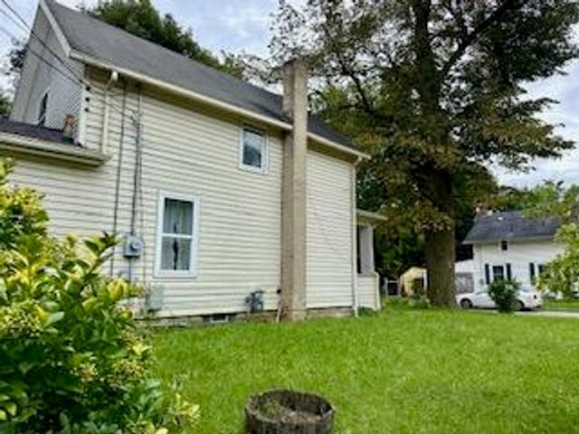 824 Cross Street, Lansing City, MI 48915