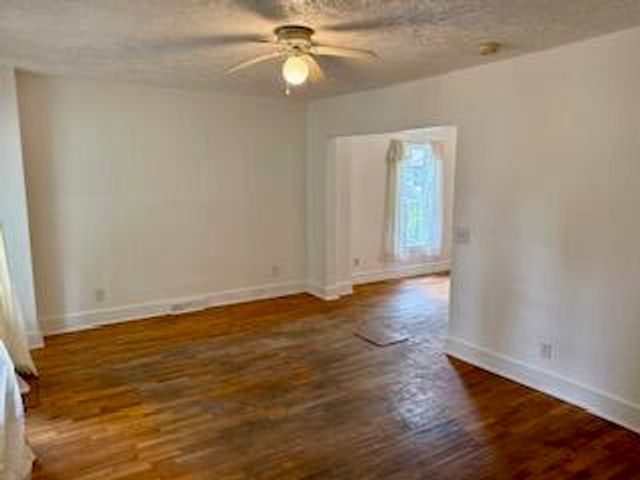 824 Cross Street, Lansing City, MI 48915