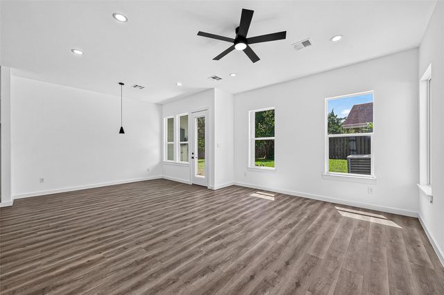 115 Capetown Lane, Conroe, TX 77356