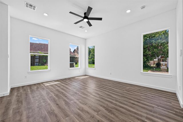 115 Capetown Lane, Conroe, TX 77356