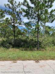 352 Otter Avenue NW, Lake Placid, FL 33852
