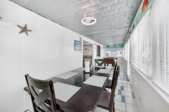 906 91st Street, Galveston, TX 77554