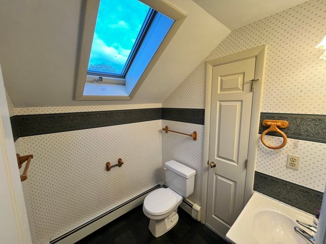 1076 Hill Street, Northbridge, MA 01588