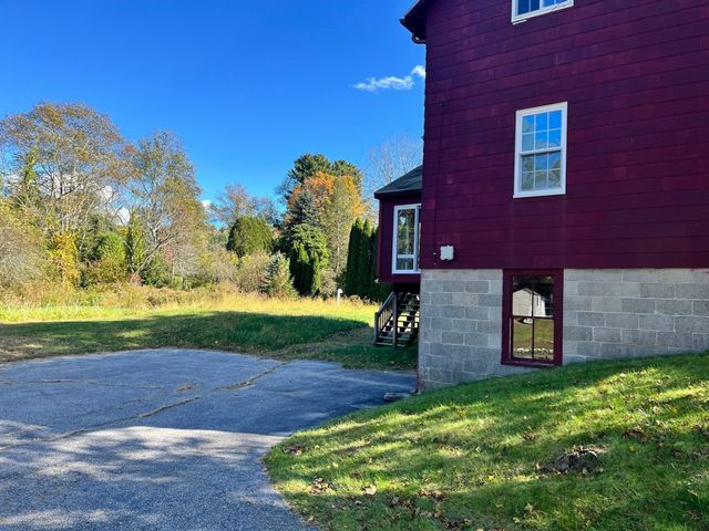 1076 Hill Street, Northbridge, MA 01588