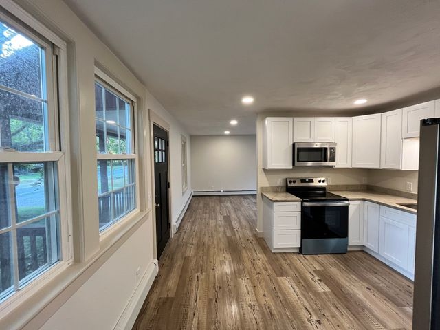 1076 Hill Street, Northbridge, MA 01588