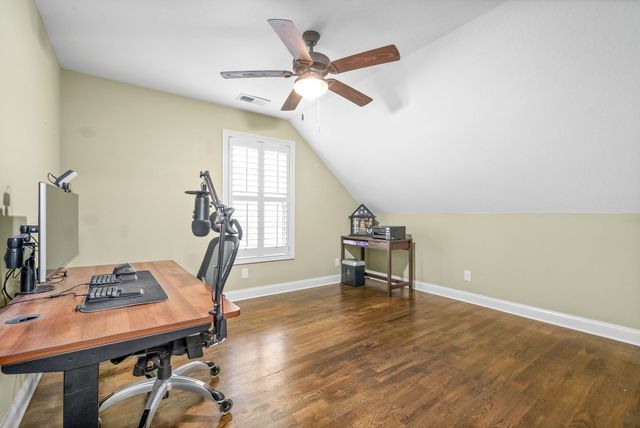 264 Turnberry Cir, Clarksville, TN 37043