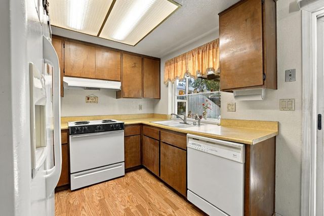 4932 Earlcort Cir, Sacramento, CA 95842